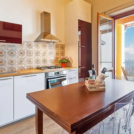 Дом отдыха Casa Bella Vista 10 - Amazing View, Charming House Surrounded By Nature Levo